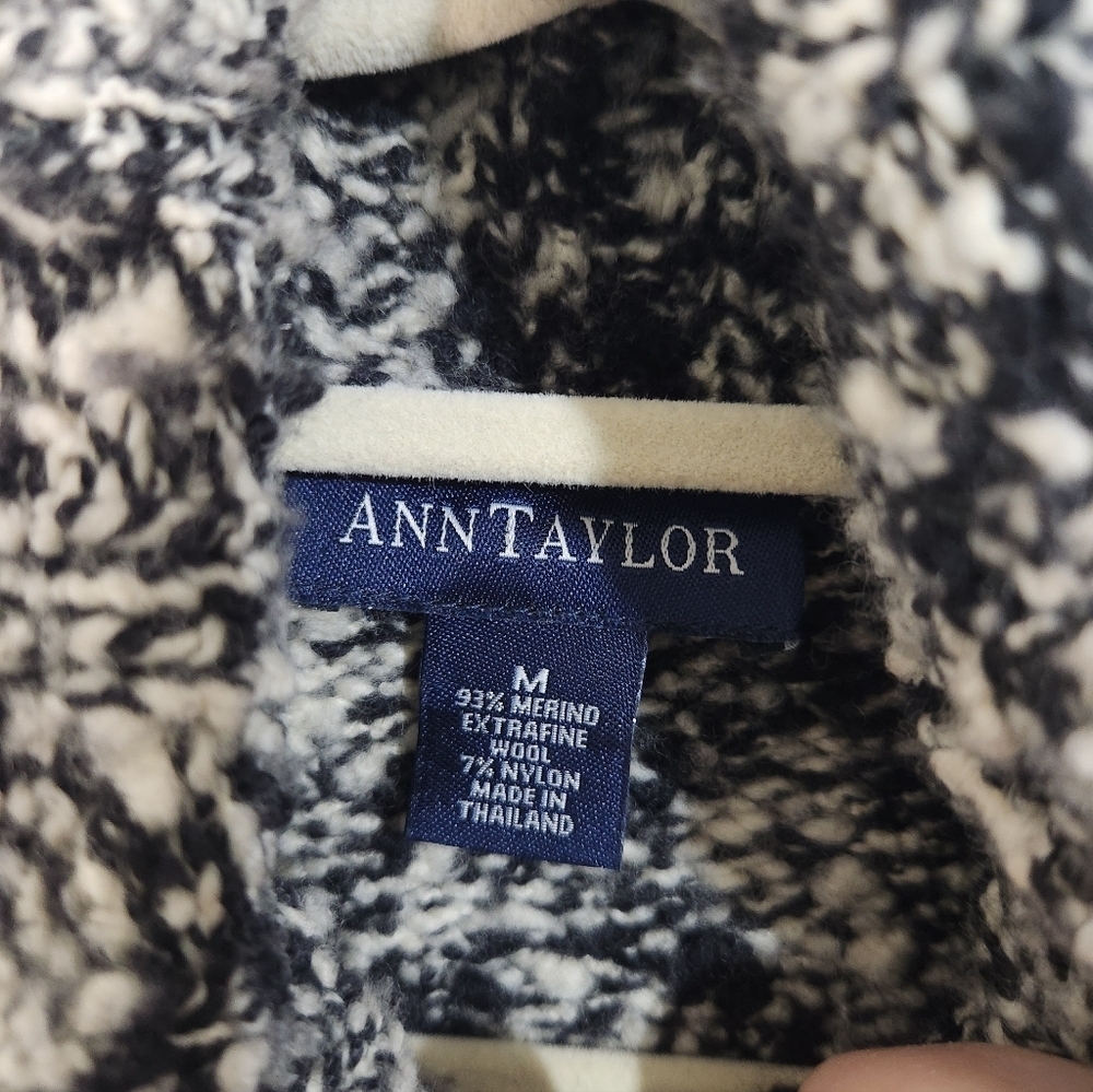 ANN TAYLOR Black and White Sweater, Size Med - Picture 2 of 6